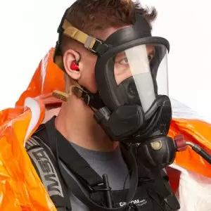 TTYE4000_InSuit_001
